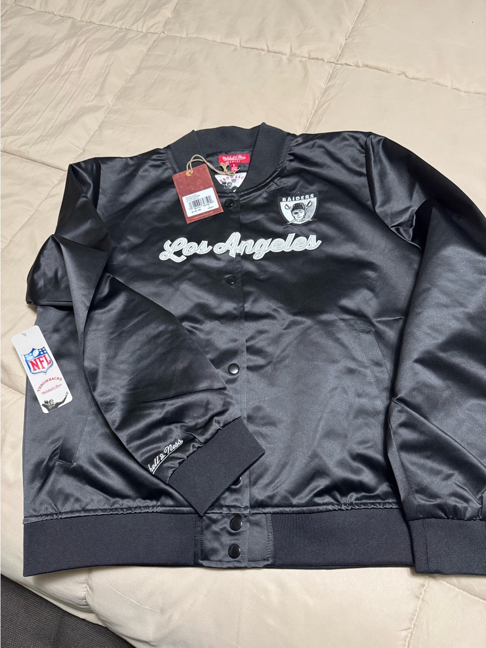 Mitchell & Ness Black Los Angeles Raiders Satin Bomber Jacket NFL Throwback NWT